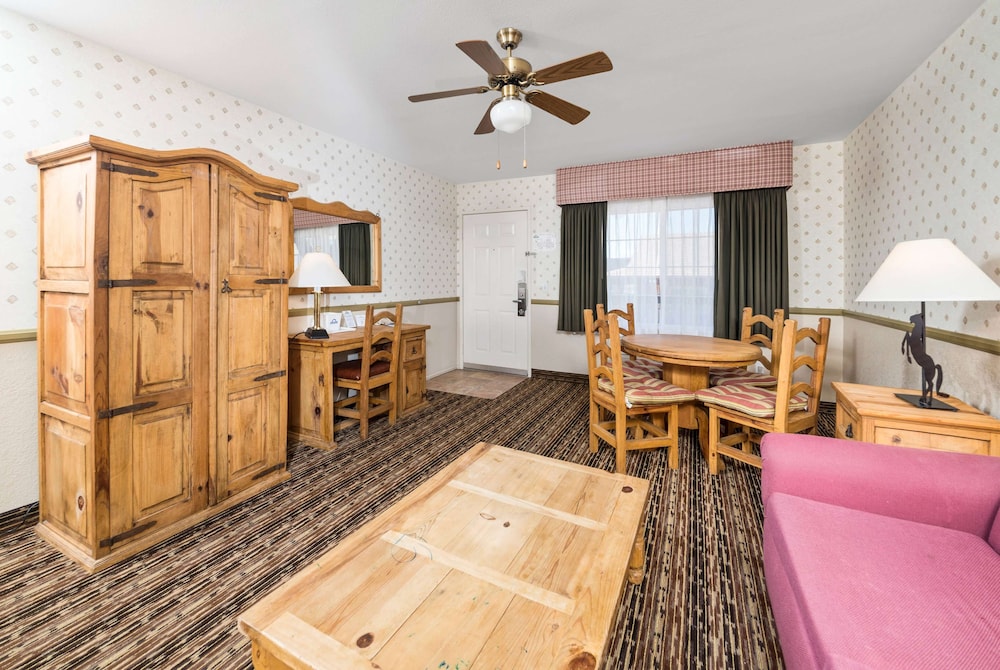 Days Inn by Wyndham Lebec - photo 9