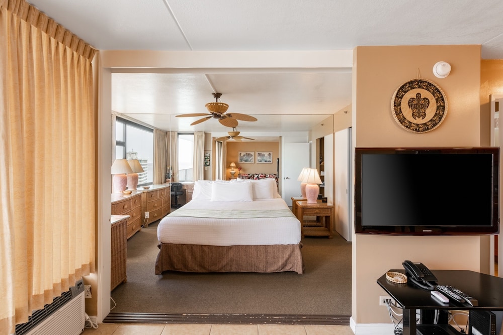 Waikiki Banyan Condo Located One Block From Waikiki Beach by Koko Resort Vacation Rentals - photo 6