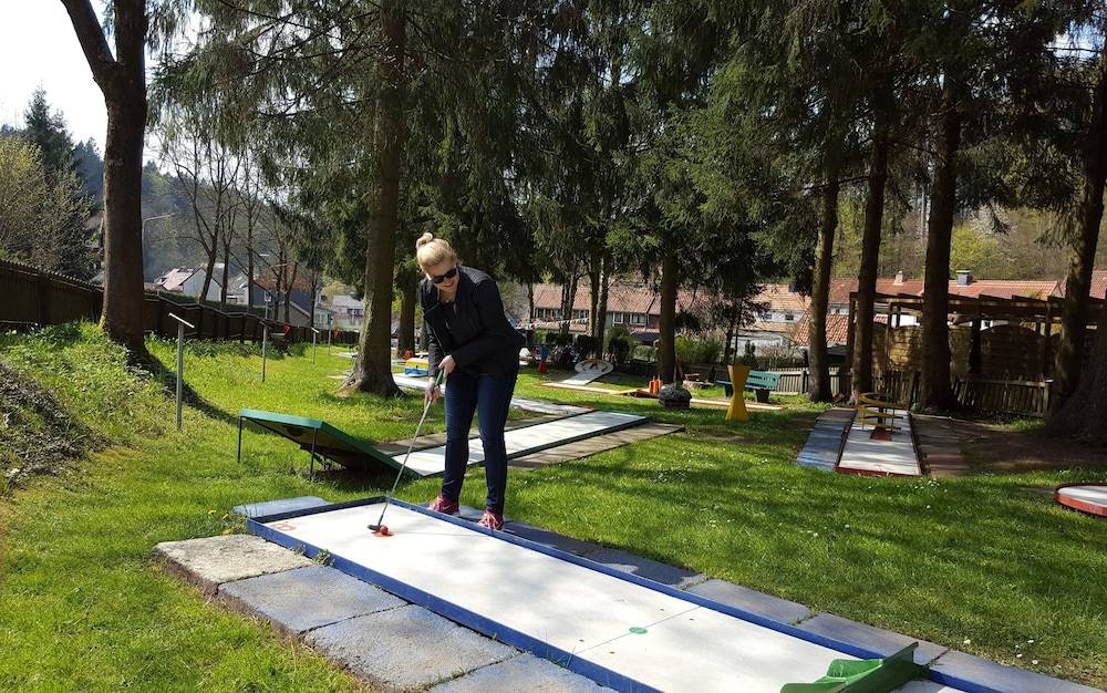 Mini-golf