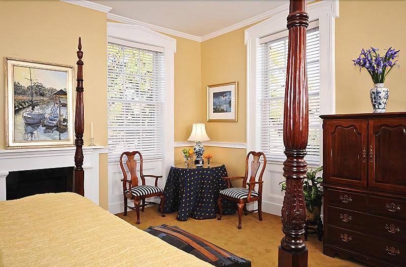 The Presidents Quarters Inn - photo 102