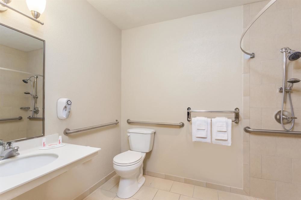Super 8 by Wyndham Tempe ASU Airport - photo 14