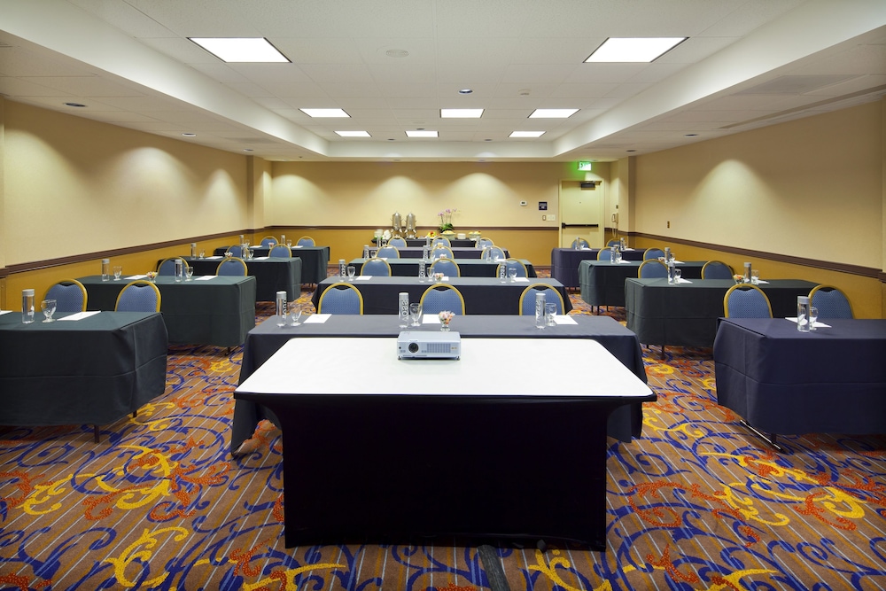 Embassy Suites by Hilton Santa Clara Silicon Valley - photo 74