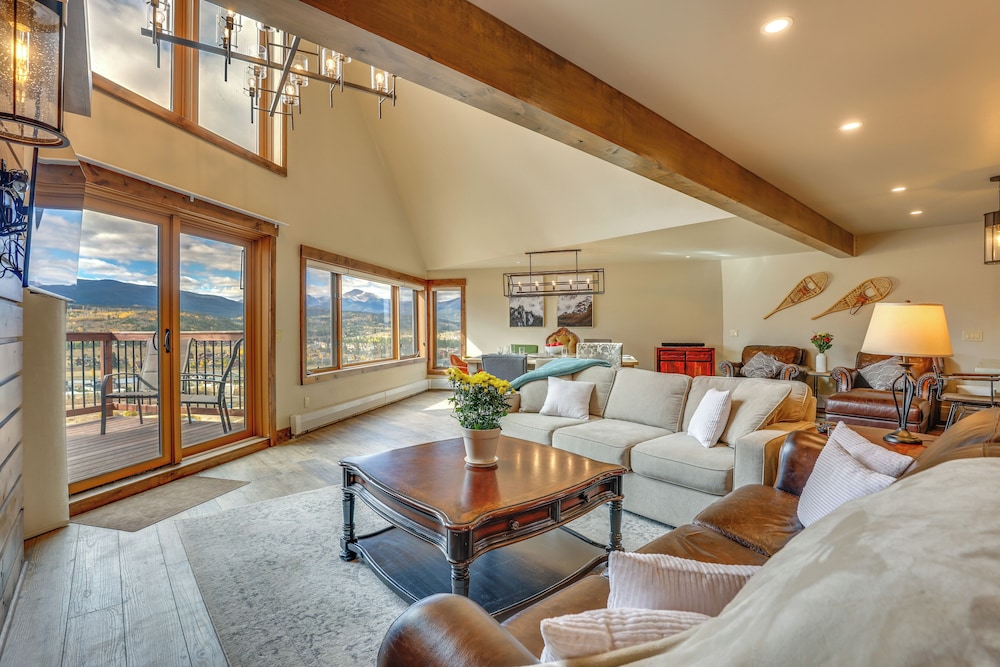 Mountain Adventure Home Base Ski Hike & Chill — 4-Star Luxury Hotel in Fraser, United States