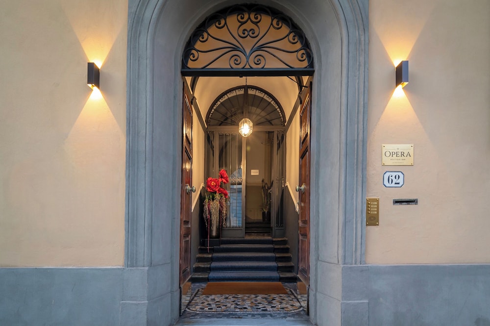 Opera Boutique B&B — 4-Star Luxury Hotel in Florence, Italy
