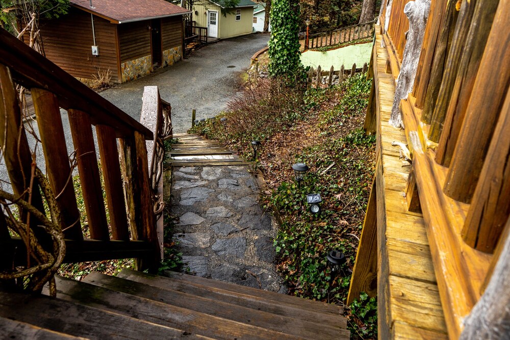 The Chimney Rock Inn & Cottages - photo 113