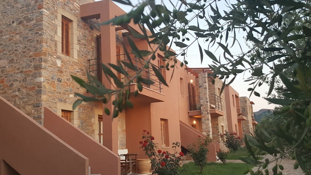 Liotrivi Historical Mansion Boutique Hotel — Sykia