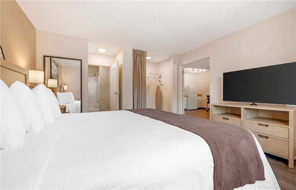 Extended Stay America Suites Carlsbad Village by the Sea - photo 38