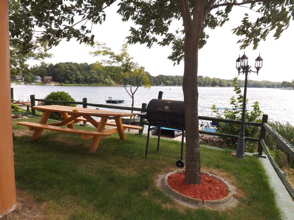 Crooked Lake Resort Cabin 4 - photo 15