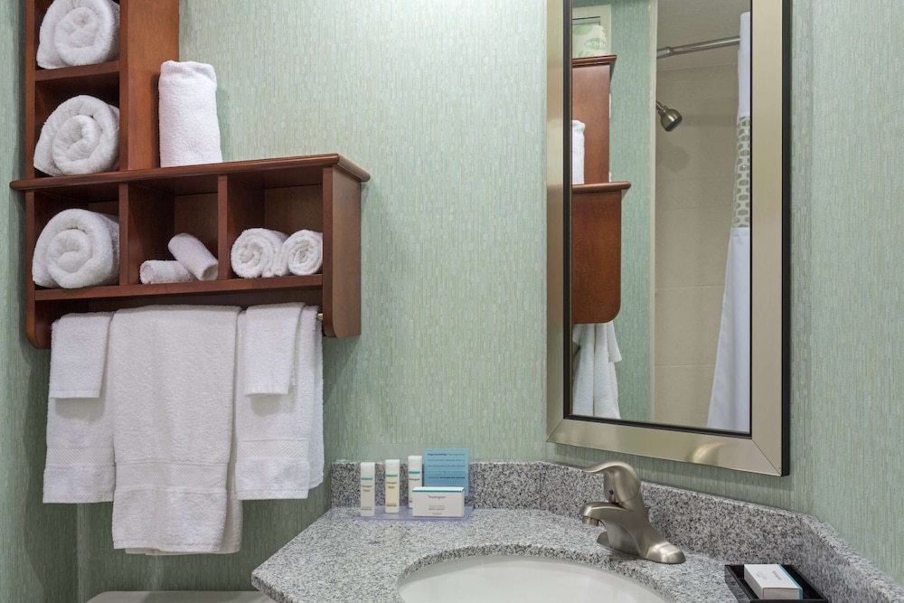 Hampton Inn Daytona Speedway - photo 32