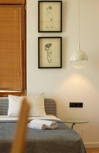 Chic 2BR Center Apt with View By Wehost