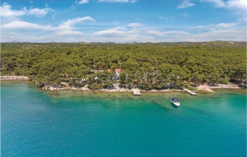 Six Bedroom Holiday Home In Sibenik — 4-Star Luxury Hotel in Sibenik, Croatia