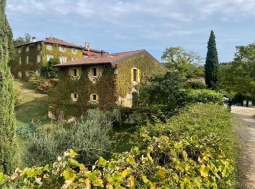 Ca' del Buso Cottage — 4-Star Luxury Hotel in Montecchio, Italy