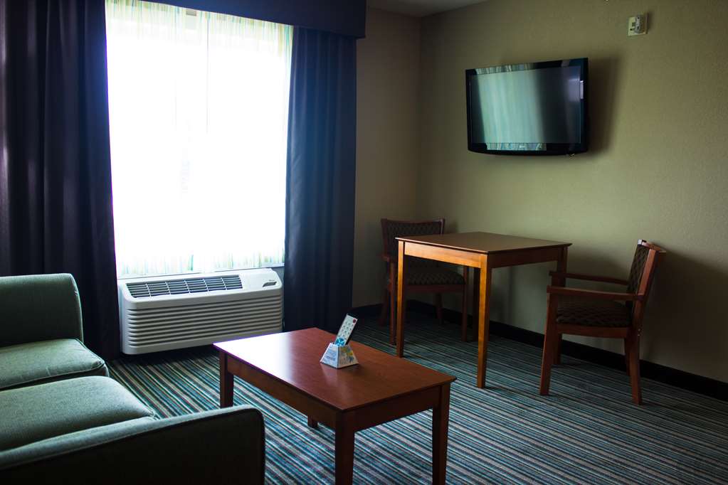 Best Western Plus Menomonie Inn & Suites - photo 22