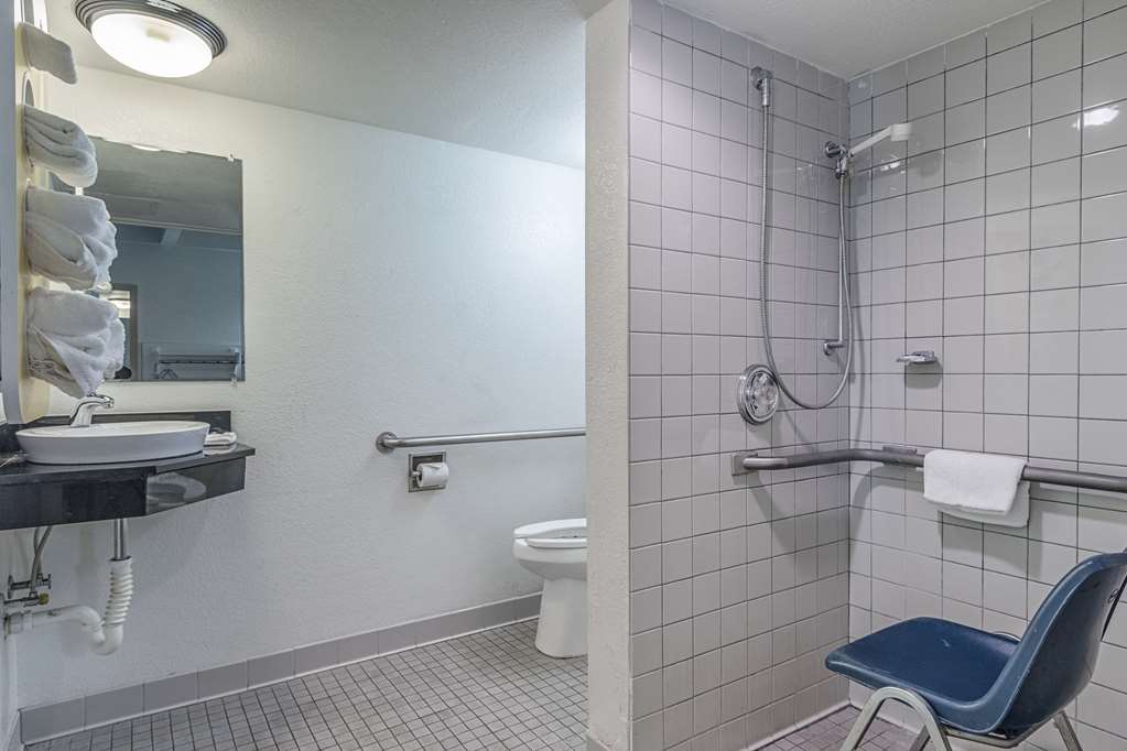 Motel 6 Kokomo In - photo 26