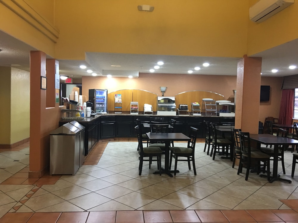 Ramada by Wyndham Santa Fe - photo 33