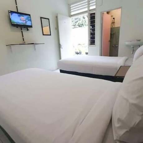 Djuragan Kamar The Basic - carbon neutral hotel in Depok