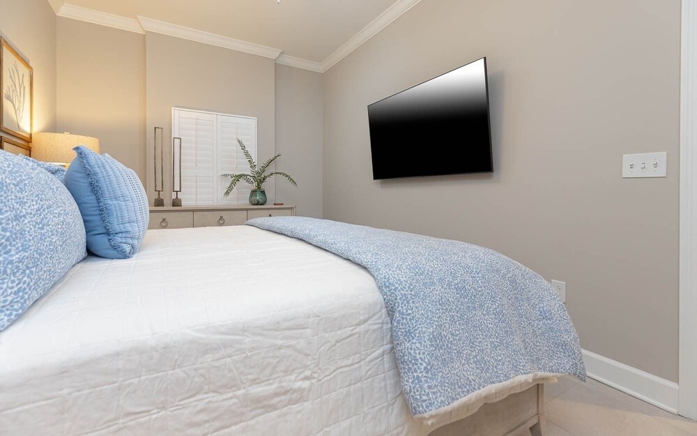 Phoenix Gulf Towers 402 2 Bedroom Condo - photo 6