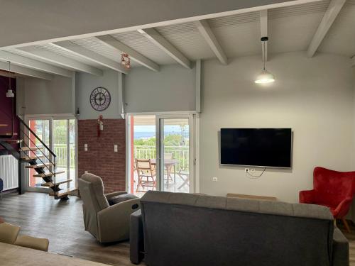 Makris Gialos Maisonette — 4-Star Luxury Hotel in Argostolion, Greece