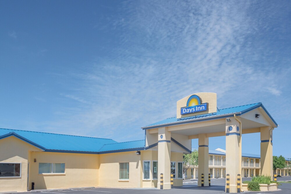 Days Inn by Wyndham Deming — hotel in Deming