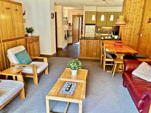4 Person Apartment In Central Location — 4-Star Luxury Hotel in Troistorrents, Switzerland