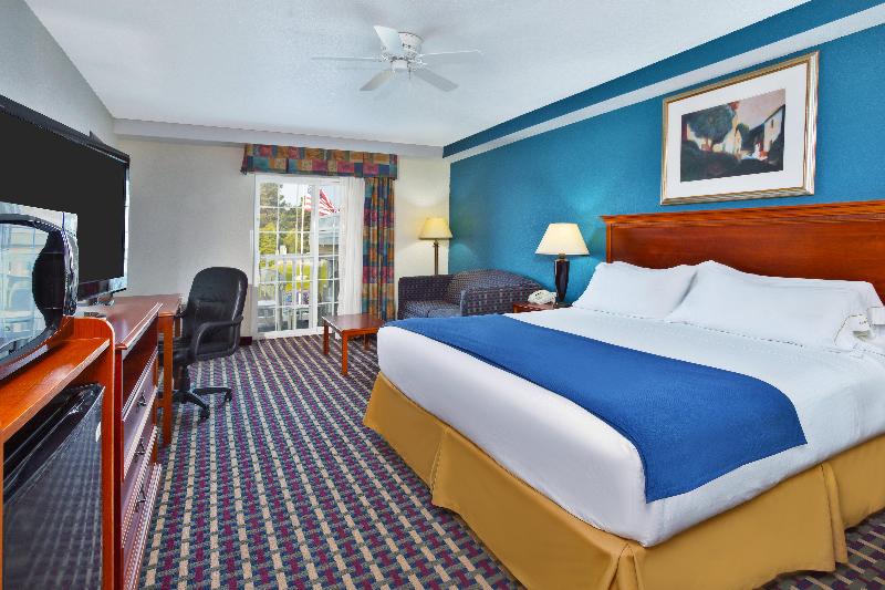 Holiday Inn Express & Suites Petoskey by IHG - photo 27