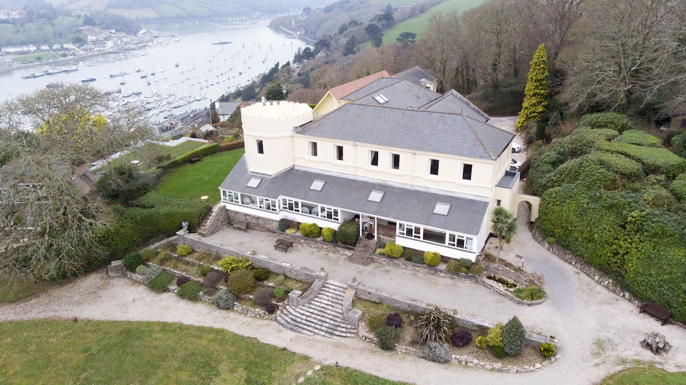 Kingswear Park Club — 4-Star Luxury Hotel in Dartmouth, United Kingdom