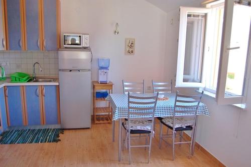 Apartment in Privlaka with Terrace Air conditioning WIFI Washing machine — 4-Star Luxury Hotel in Privlaka, Croatia