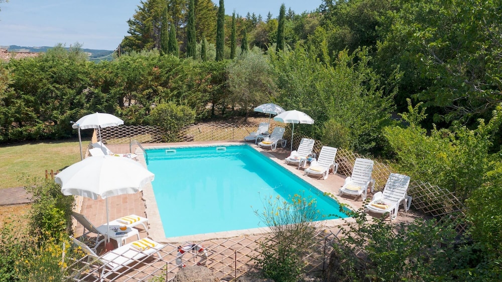 Podere Orcio 10 in Volterra — 4-Star Luxury Hotel in Volterra, Italy