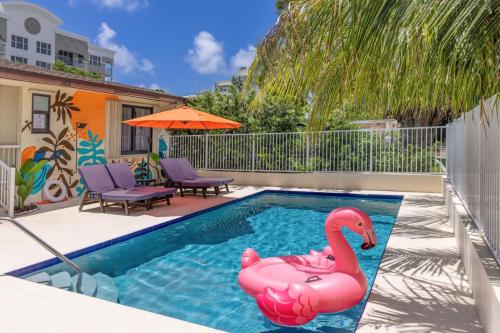 4 min Walk to Beach Pool Tiki Canal Boat Dock — 4-Star Luxury Hotel in Deerfield Beach, United States