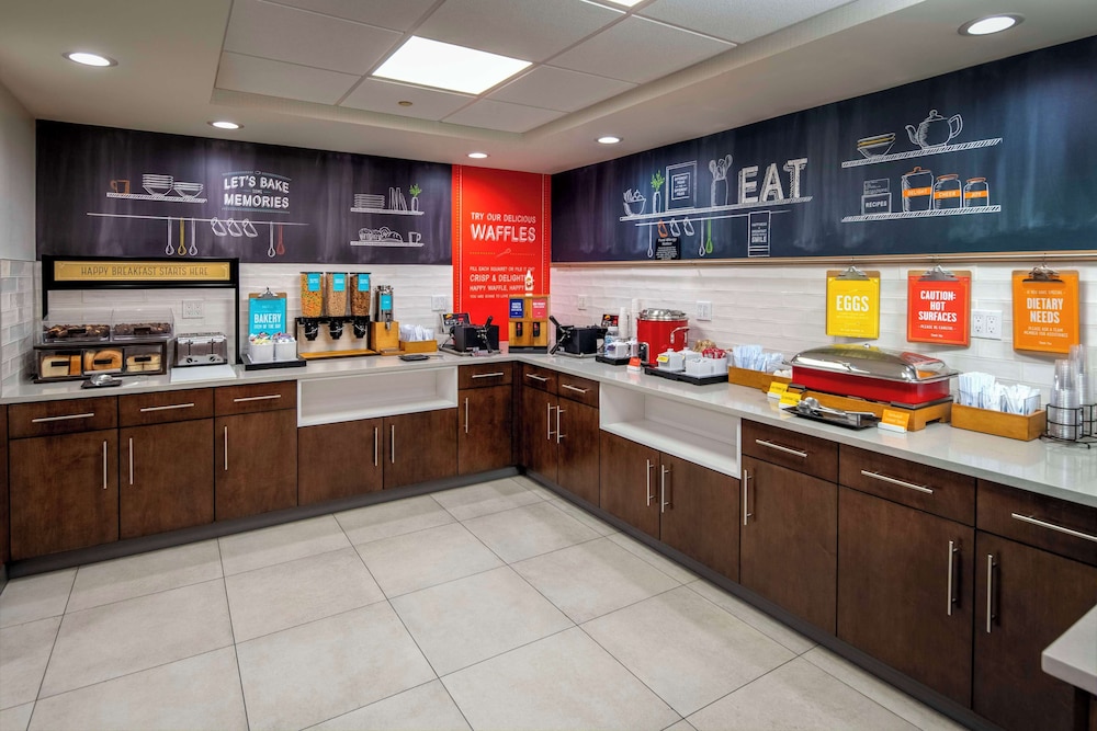 Hampton Inn Long Island Commack - photo 31