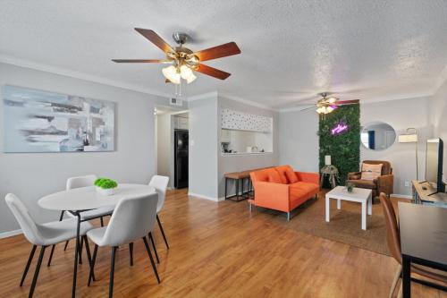 Mins To Downtown Stunning Austin Haven Pool