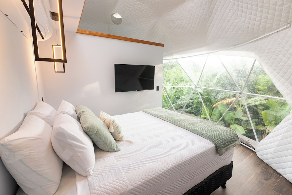 Macas Moon Glamping Monteverde - last minute hotel in Unknown City