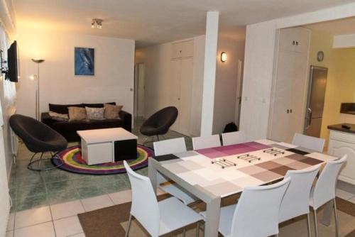 Résidence Casino Charmant T3 en plein cœur de la station balnéaire du Val André. MAE 5891 in Pleneuf-Val-Andre, France