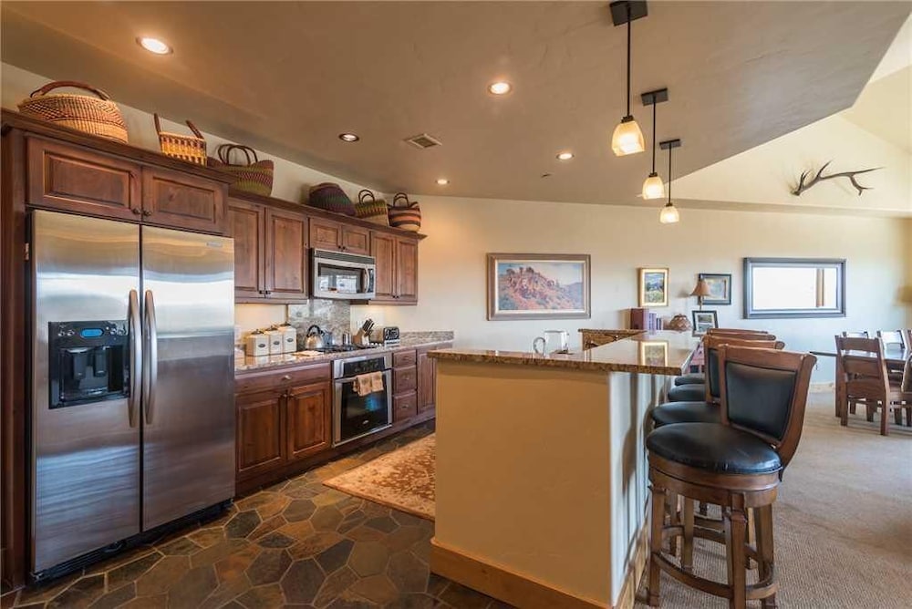 6302 Bear Lodge Trappeur's Crossing Apartment 3 — 4-Star Luxury Hotel in Steamboat Springs, United States