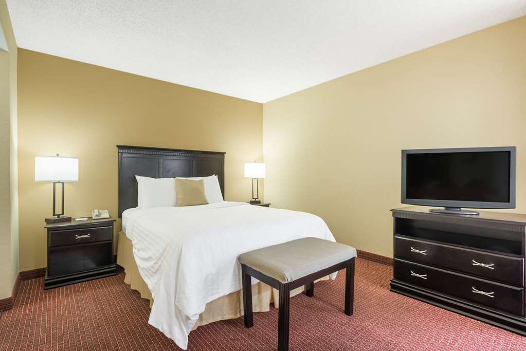 Hawthorn Extended Stay by Wyndham Dayton - photo 11