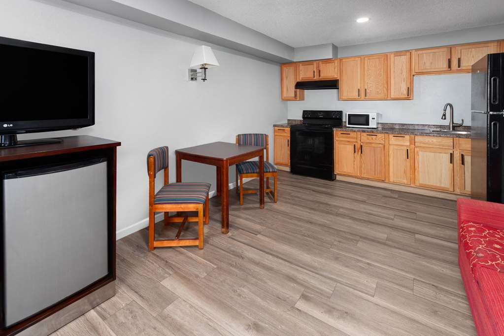 Super 8 by Wyndham Sun Prairie Madison E - photo 29