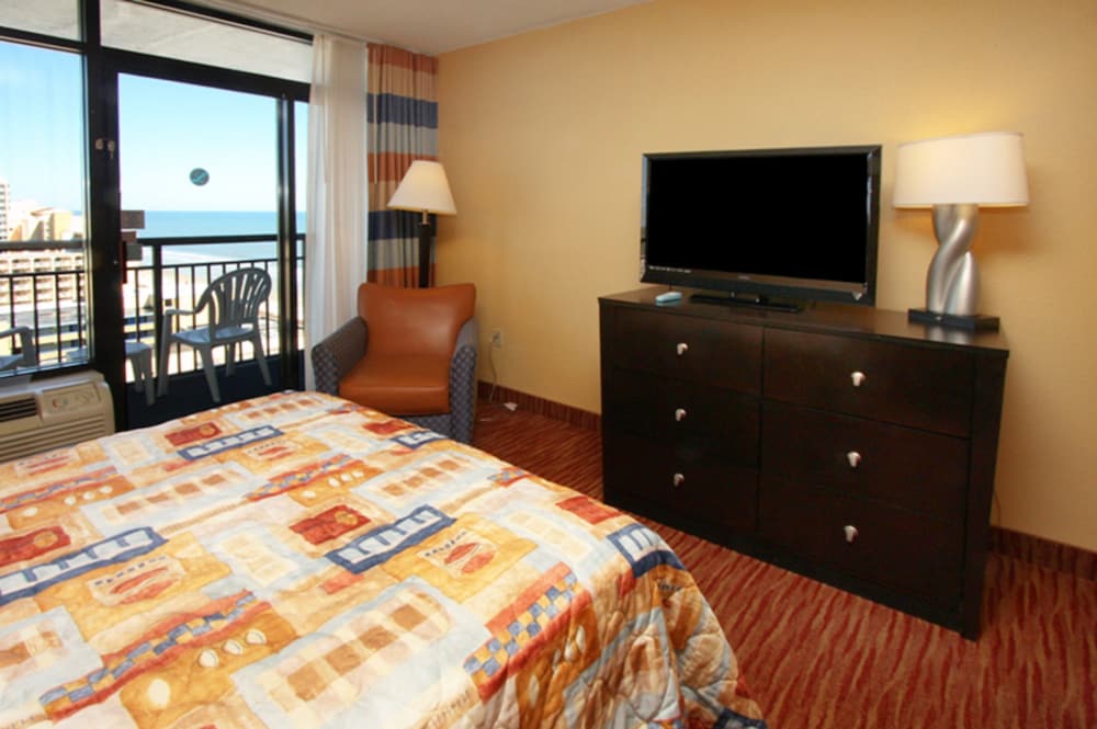 Landmark Resort by Elliott Beach Rentals - photo 3