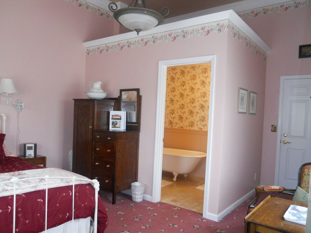 Pescadero Creek Inn - photo 11