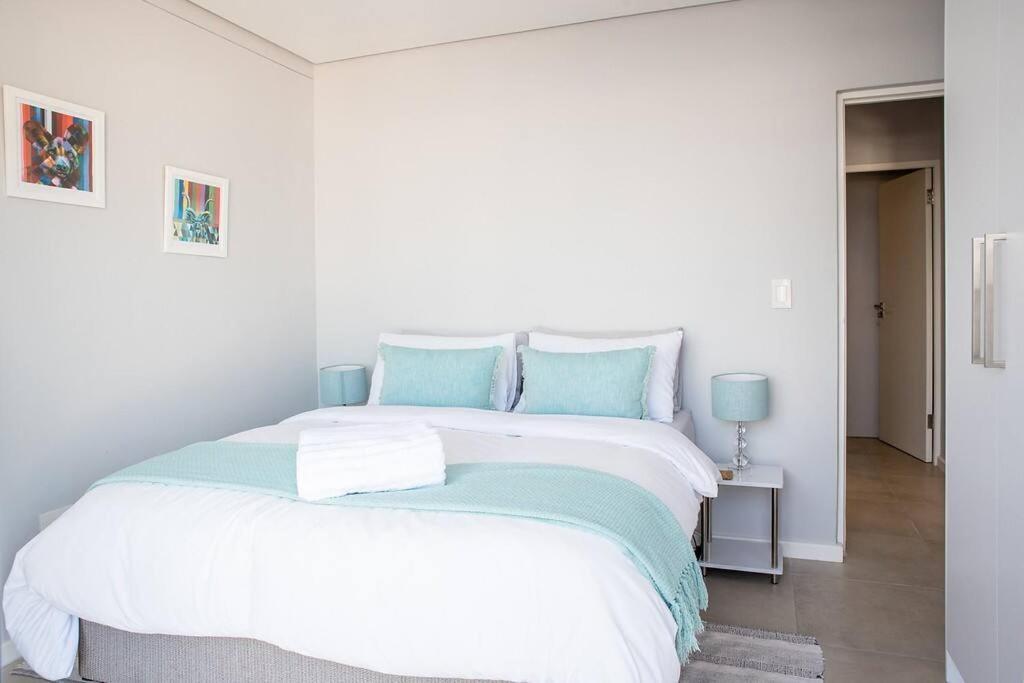 Beachfront 2 Bed W Swimming Pool Blouberg 54 Beach Break