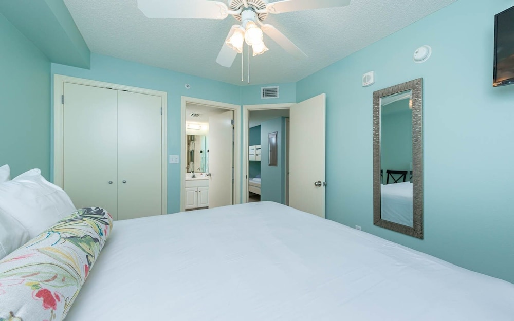 Phoenix All Suites Hotel 308 1 Bedroom Condo by Redawning - photo 3