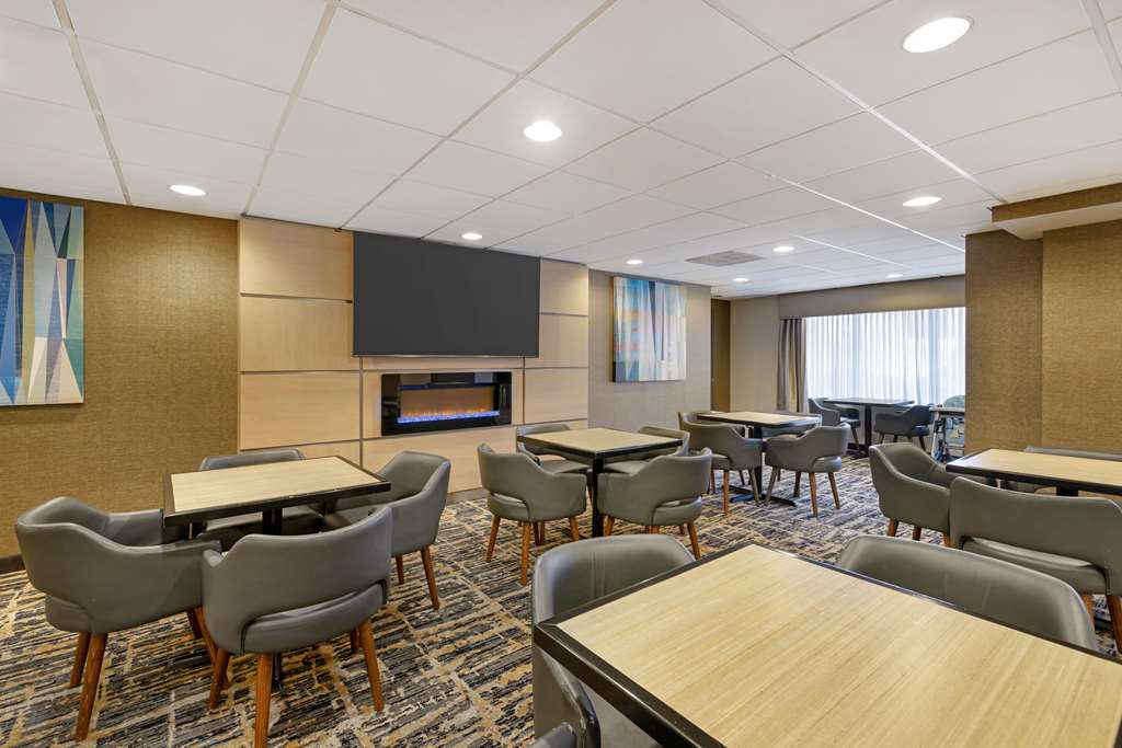 Best Western on the Avenue - photo 30