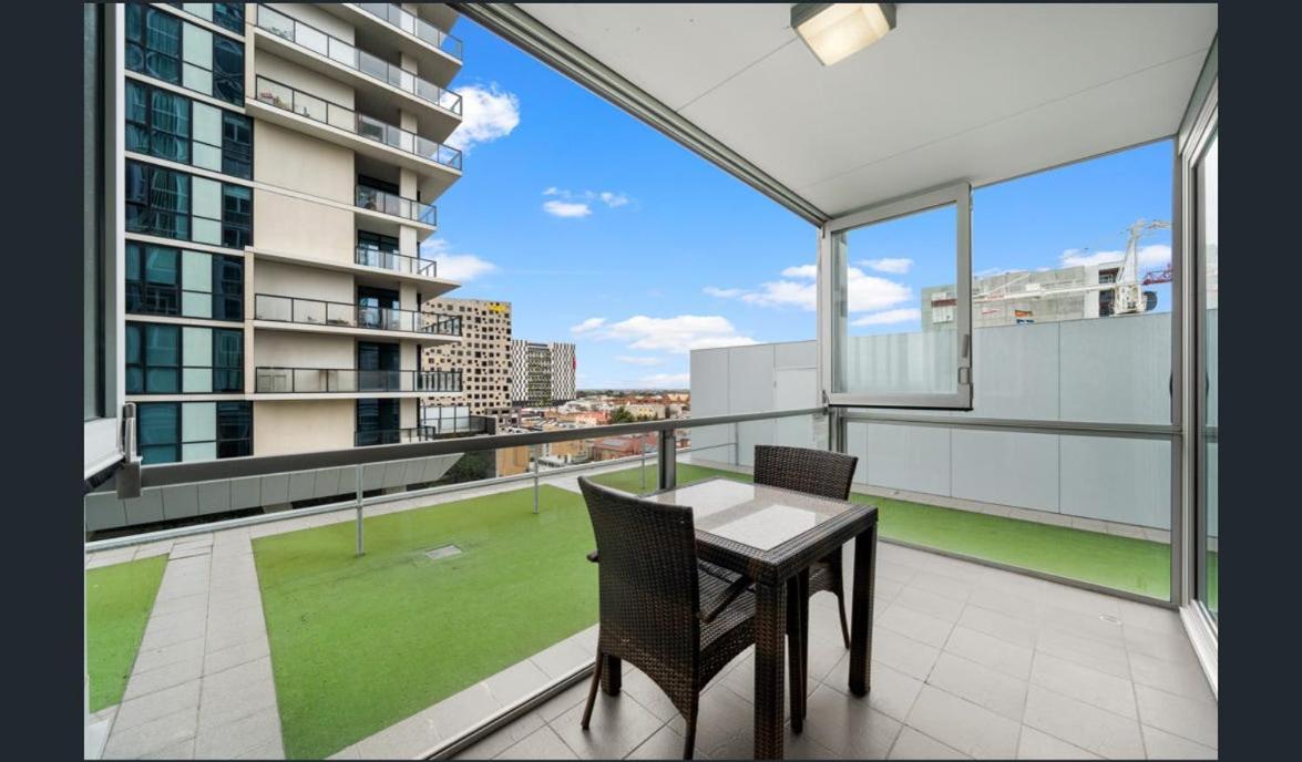 Hi 5 star Adelaide City Luxury Oasis — 4-Star Luxury Hotel in Adelaide, Australia