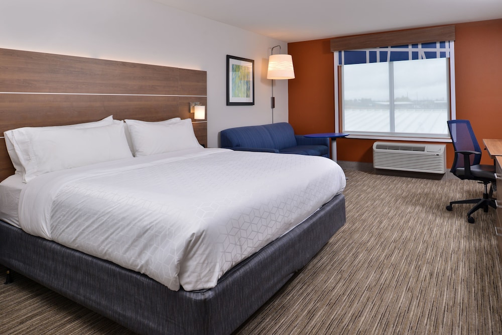 Holiday Inn Express & Suites Marshalltown by IHG - photo 10