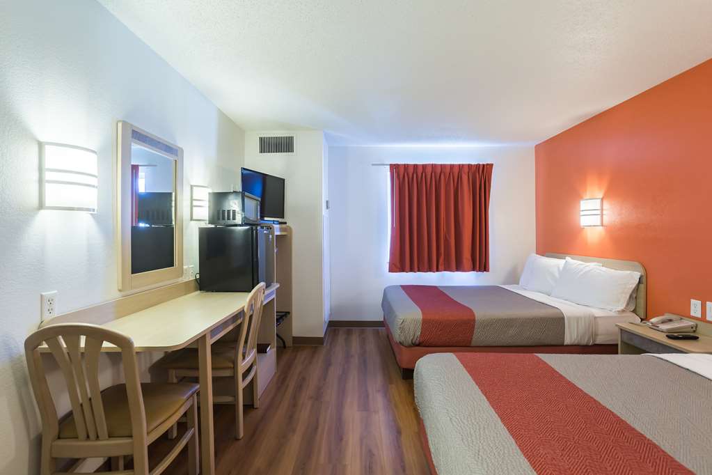 Motel 6 Dale IN - photo 12