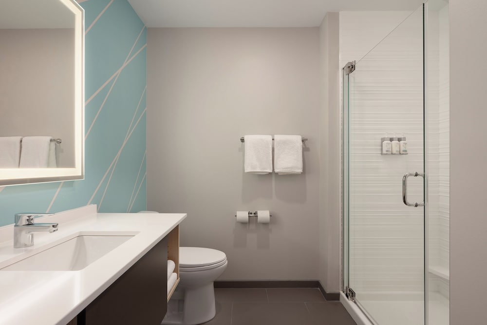 avid hotel Oak Creek by IHG - photo 21