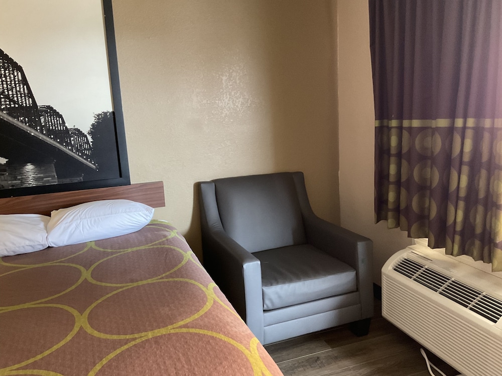 Super 8 by Wyndham Chattanooga East Ridge - photo 34