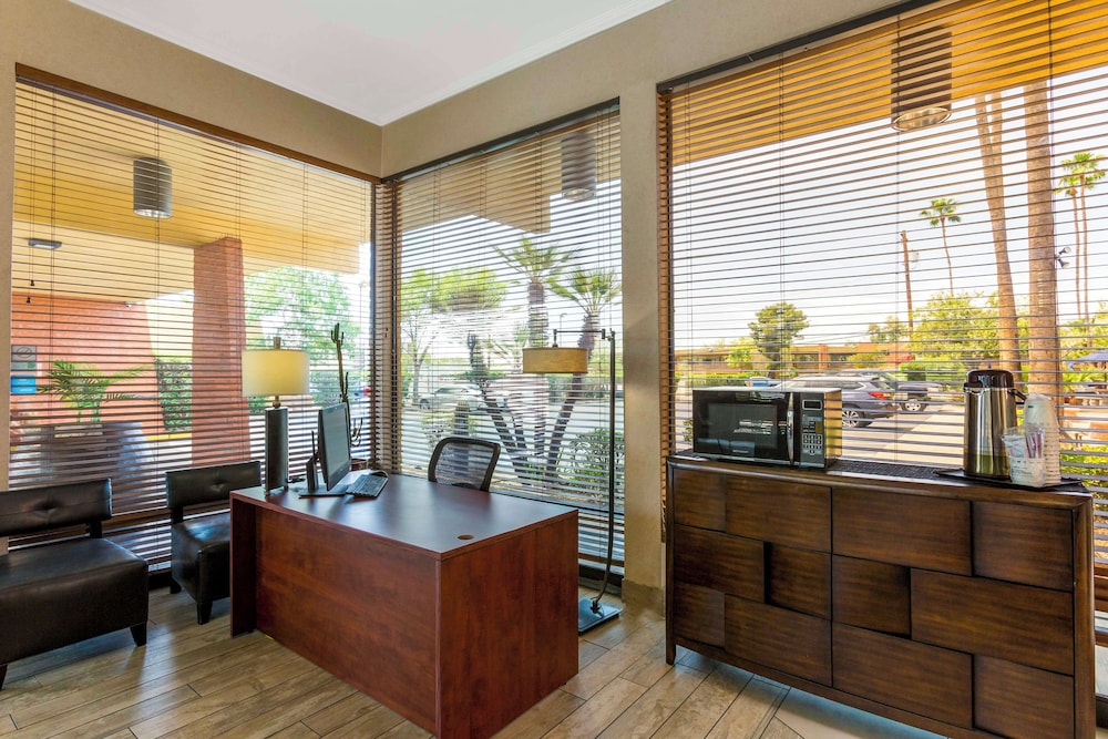 Royal Sun Hotel & Suites - photo 28
