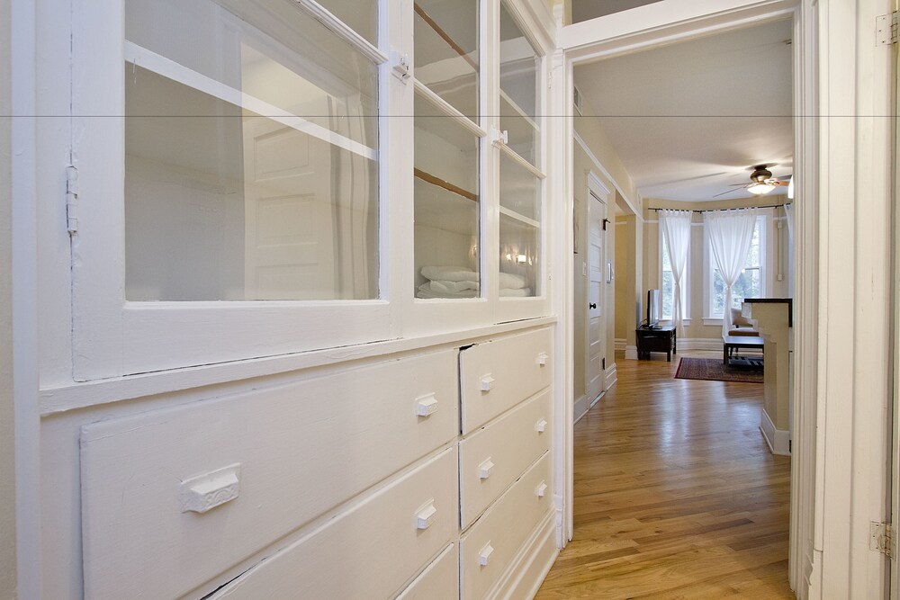 Lovely 3BR in Lake View by Sonder - photo 19