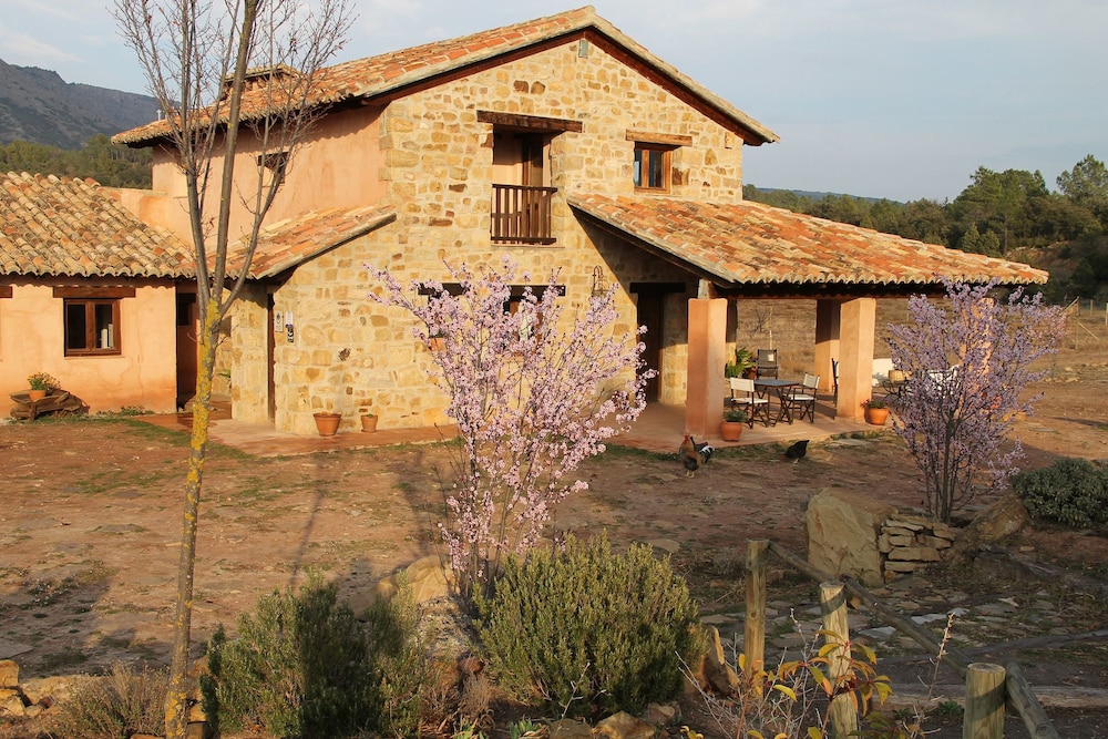Masia los Toranes Destino Starlight — hotel in Rubielos De Mora
