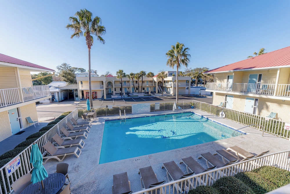 Dunes Inn & Suites - photo 31